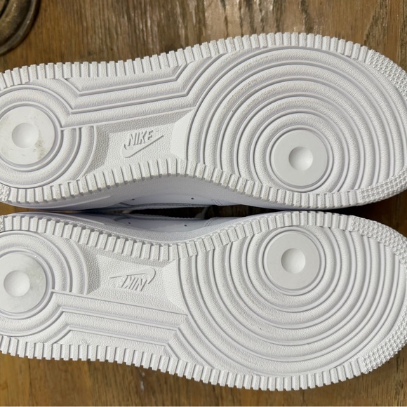 Nike Kids' White Air Force 1 Low Sneakers - Picture 3 of 7